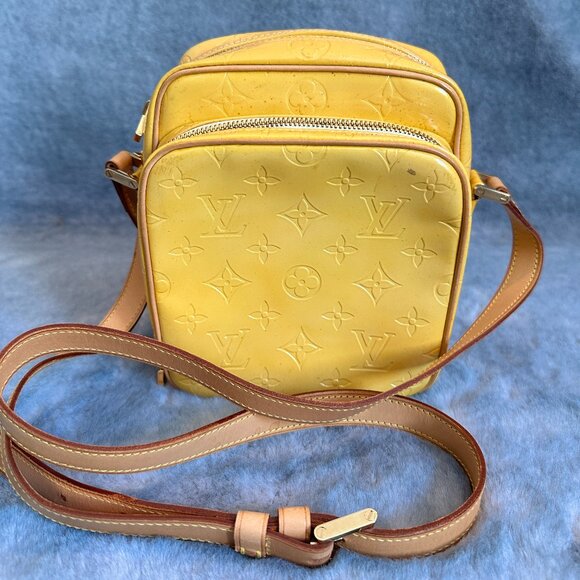 Louis Vuitton Monogram Vernis Wooster Shoulder Bag - Picture 1 of 8